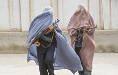 AK47 § BURQAS