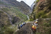 SIMIGAON, NEPAl-APRIL, 2015: Il faut grimper plus de 3 heures pour aller de Chhetchhet oÃ¹ s'arrÃªte le bus Ã  Simigaon.(Picture by Veronique de Viguerie/Reportage by Getty Images)