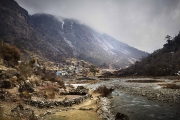 BEDING, NEPAl-APRIL, 2015: La ville de Beding, 3690m. Au fond le pic de Tsoboje Ã  6689m.(Picture by Veronique de Viguerie/Reportage by Getty Images)