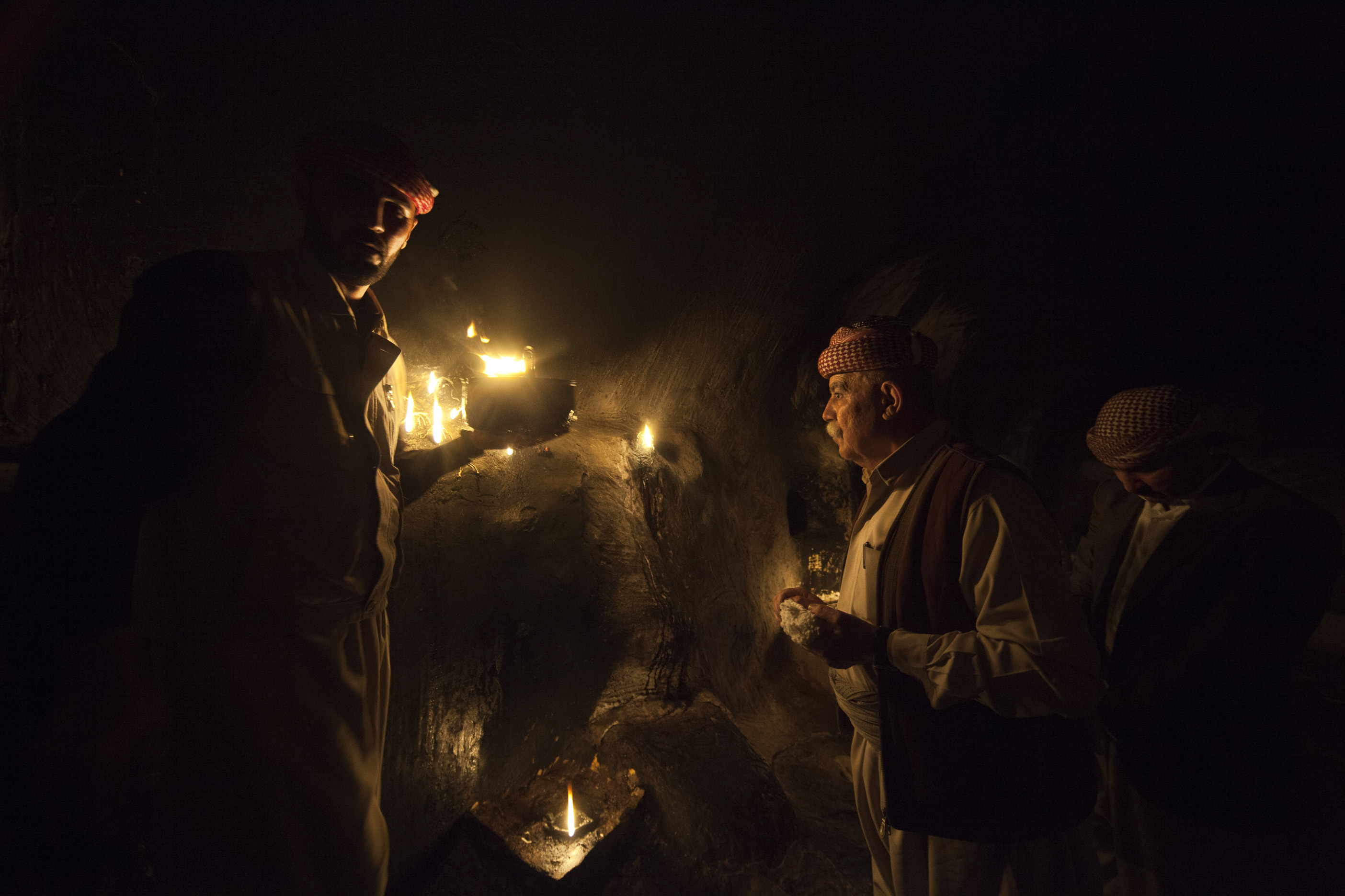 LALESH, KURDISTAN, IRAQ- FEBRUARY, 2016: CÃ©rÃ©monie des bougies au teple sacrÃ© de Lalesh. Chaque soir, 365 bougies sont allumÃ©es, une pour chaque jour de l'annÃ©e. (picture by Veronique de Viguerie/ Reportage by Getty Images )